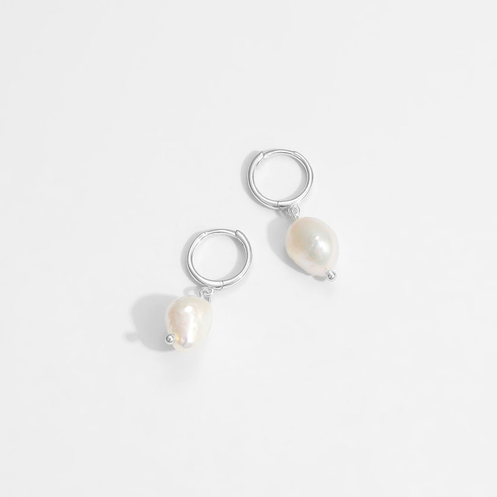 Casual Baroque Irregular Natural Pearl Dangling Earrings