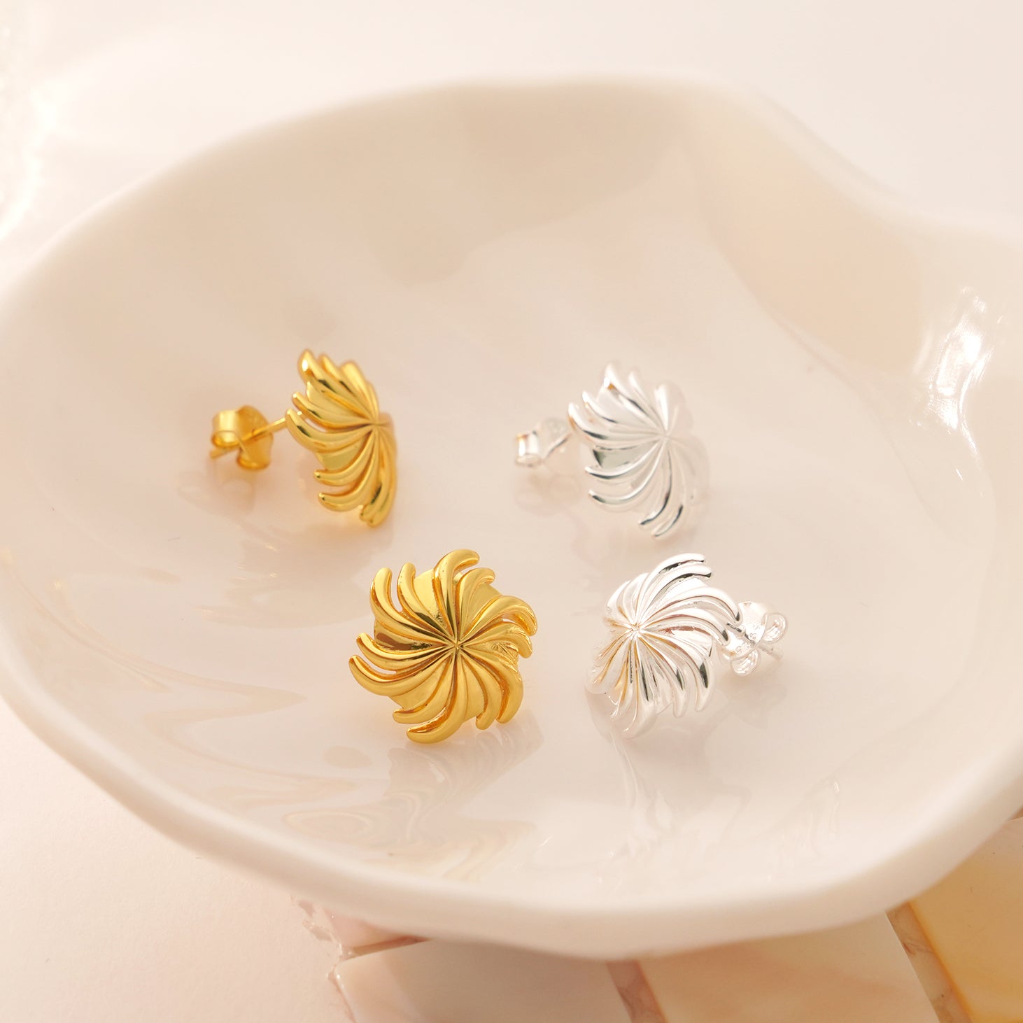 Sunny Spiral Flower Stud Earrings