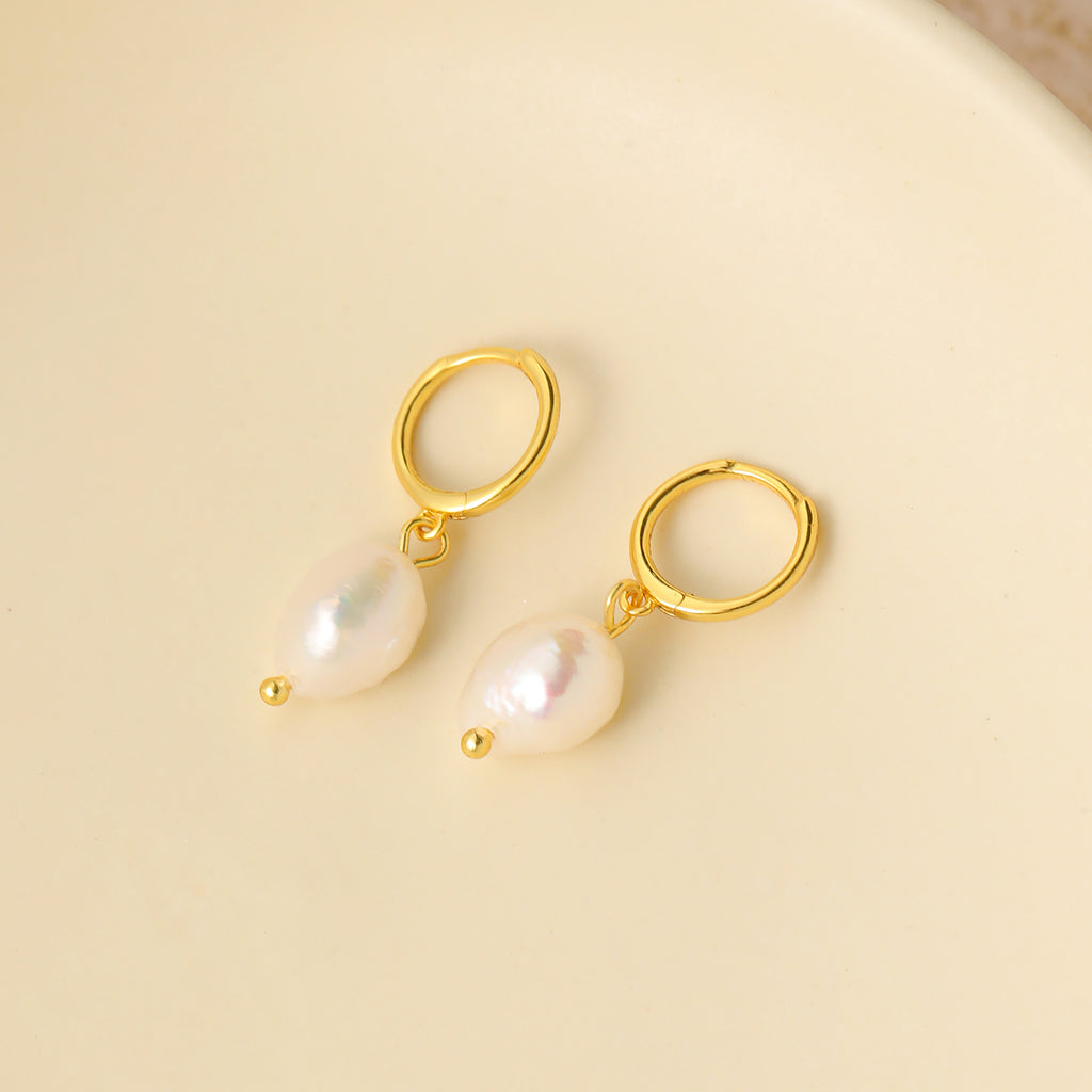 Casual Baroque Irregular Natural Pearl Dangling Earrings