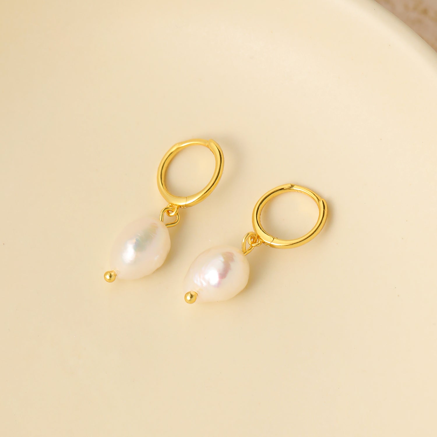Casual Baroque Irregular Natural Pearl Dangling Earrings